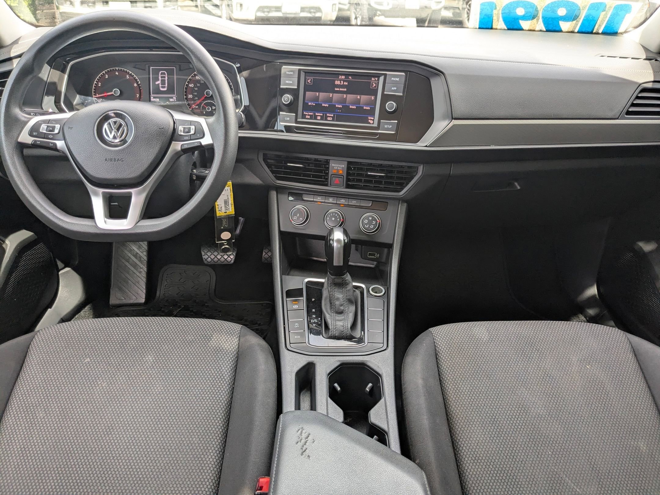 Used 2019 White Silver Metallic Volkswagen 1.4T S image 20