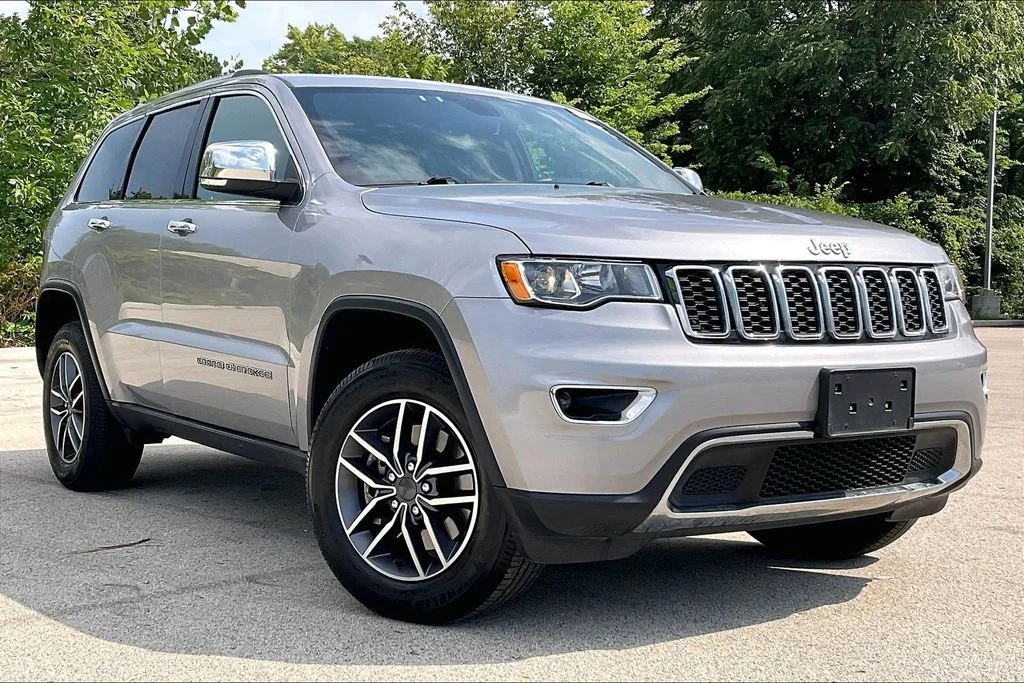 Used 2021 Silver Jeep Limited image 35