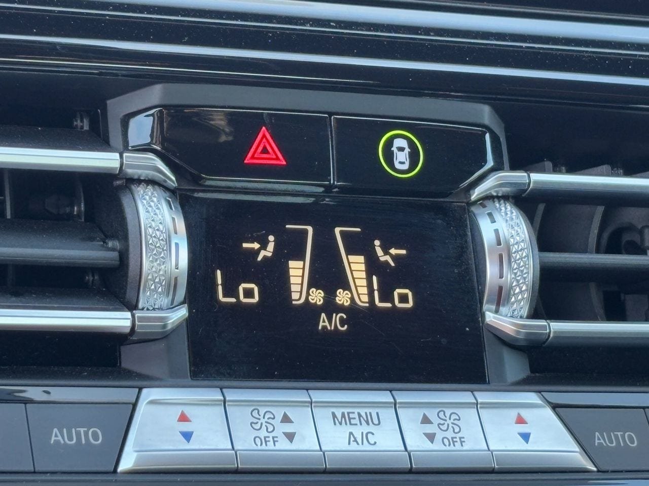 2024 BMW 8 Series M850i - Photo 26