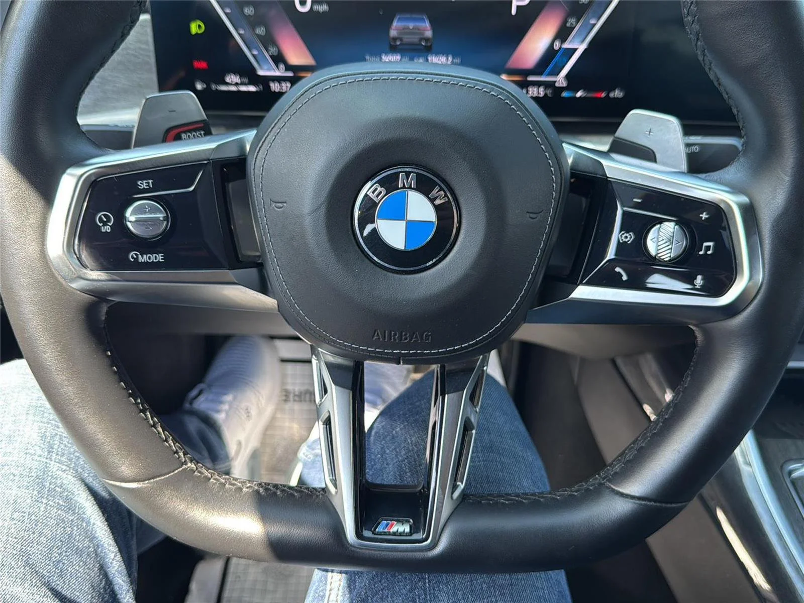 Used 2025 GRAY BMW 740i xDrive image 22