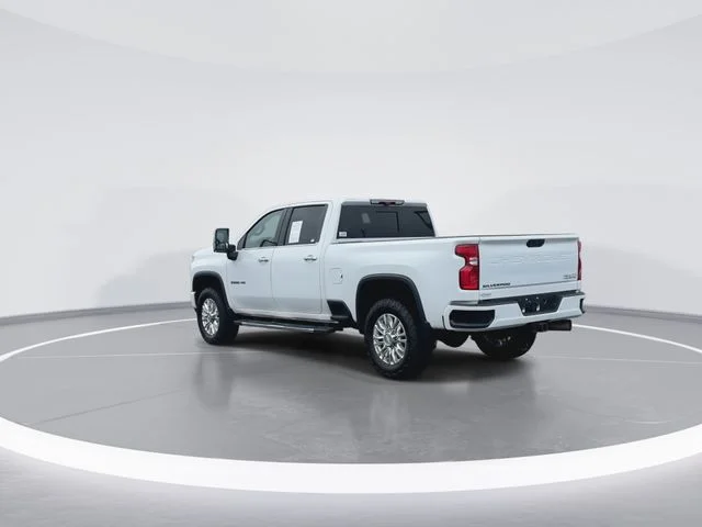 Used 2020 White Chevrolet High Country image 6