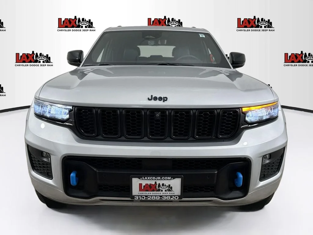 Used 2024 Silver Jeep 4xe image 2