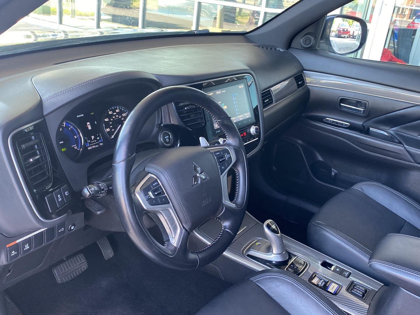 Used 2022 Mercury Gray Metallic Mitsubishi SEL image 18