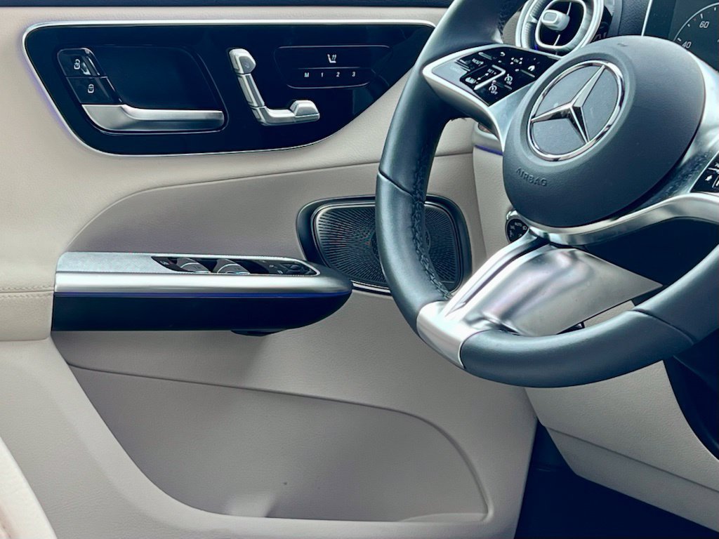 Certified Used 2026  Mercedes-Benz GLC 300 image 15