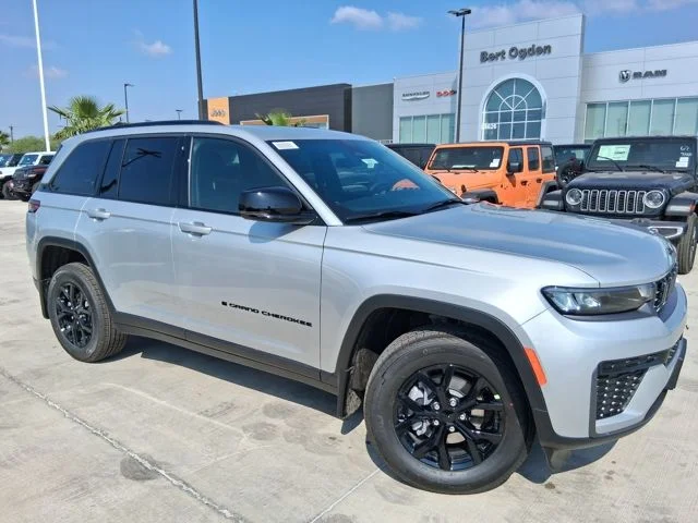 2026 Jeep Grand Cherokee Altitude