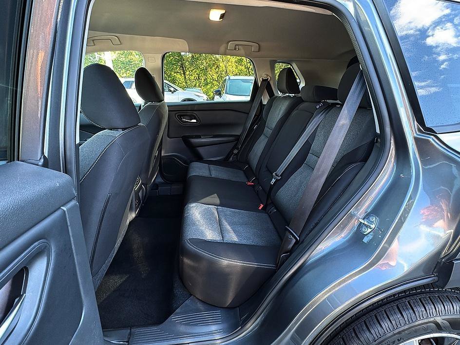 Used 2025 Gun Metallic Nissan SV image 17