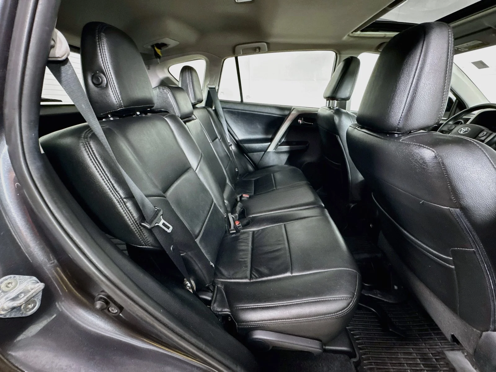 Used 2017 Gray Toyota XLE image 23