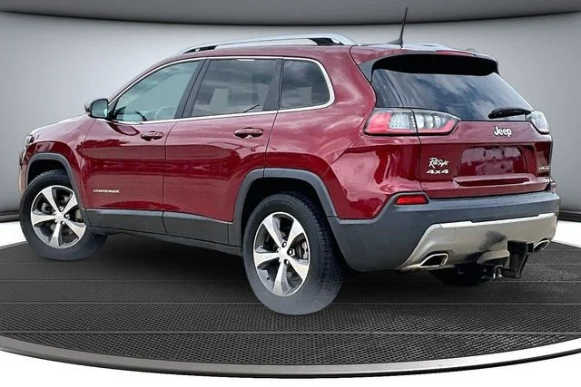 Used 2019 Velvet Red Pearlcoat Jeep Limited image 4