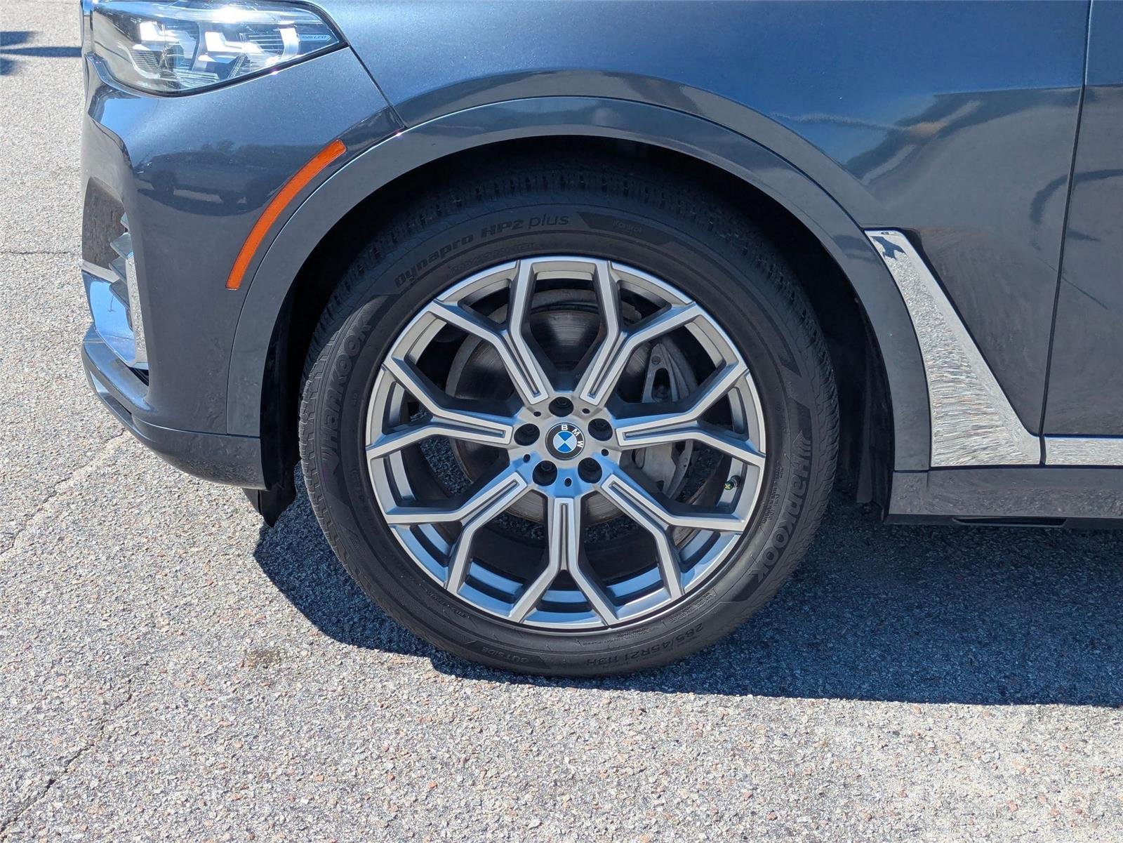Used 2019 Phytonic Blue Metallic BMW xDrive40i image 10