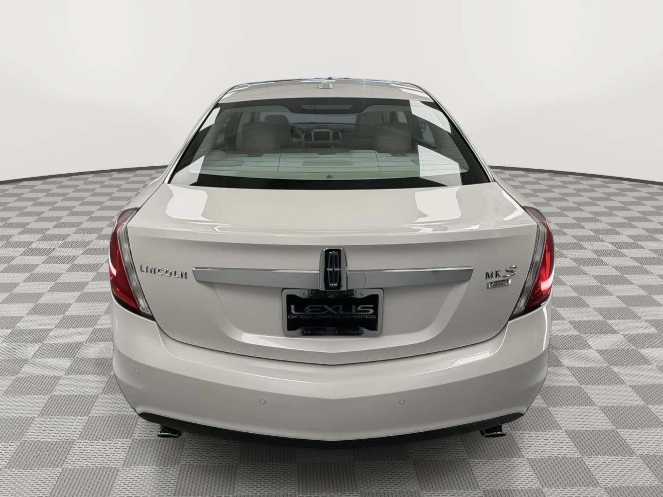 Used 2011 White Platinum Metallic Tri-Coat Lincoln Base image 8