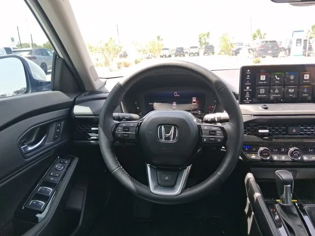 Used 2025 White Honda Touring image 9