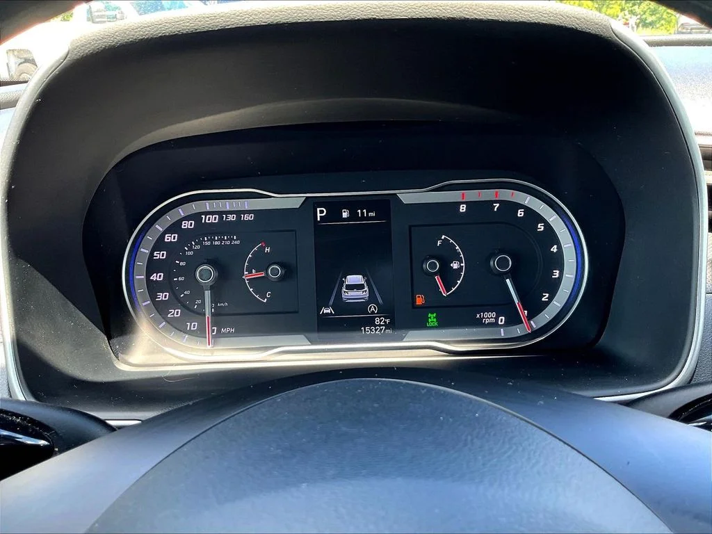 Used 2023 Black Hyundai SEL image 17