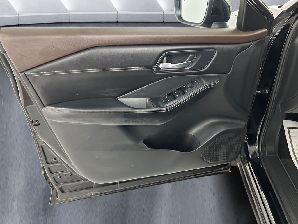 Used 2022 Black Nissan SV image 12
