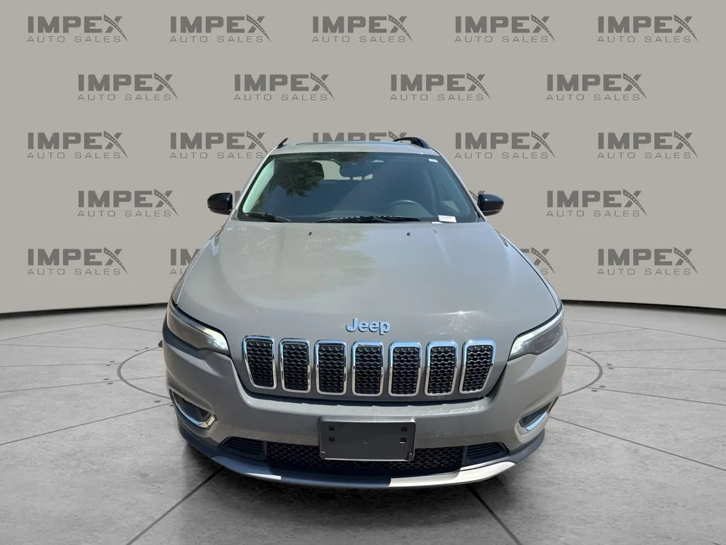 Used 2022 Gray Jeep Limited image 8