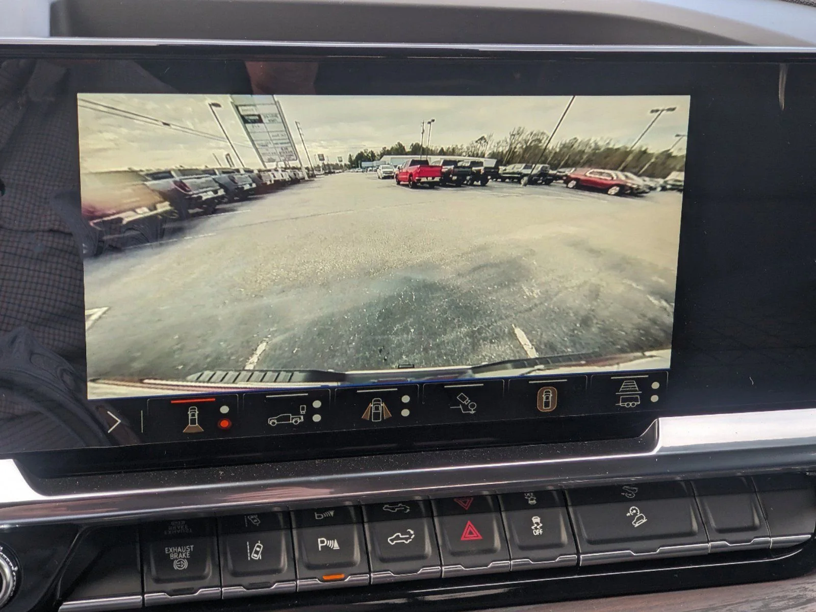 New 2025 White Frost Tricoat GMC SLT image 38