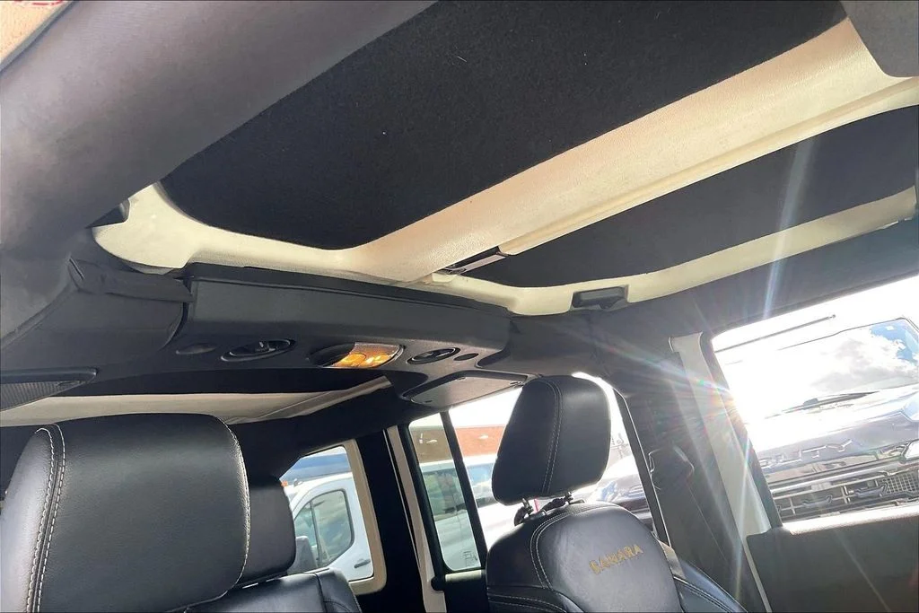 Used 2015 White Jeep Unlimited Sahara image 21