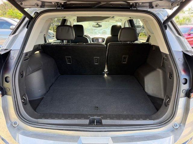 Used 2021 Gray GMC SLE image 15