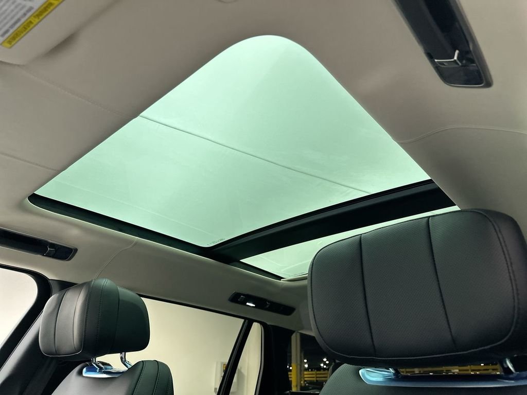 New 2026 Charente Grey LAND ROVER Autobiography image 19