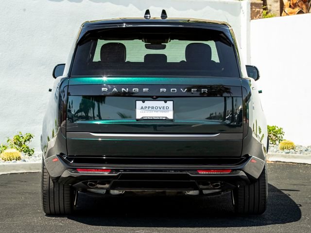 Certified Used 2025 British Racing Green SV Bespoke Ultra Met Gloss Land Rover SE image 8