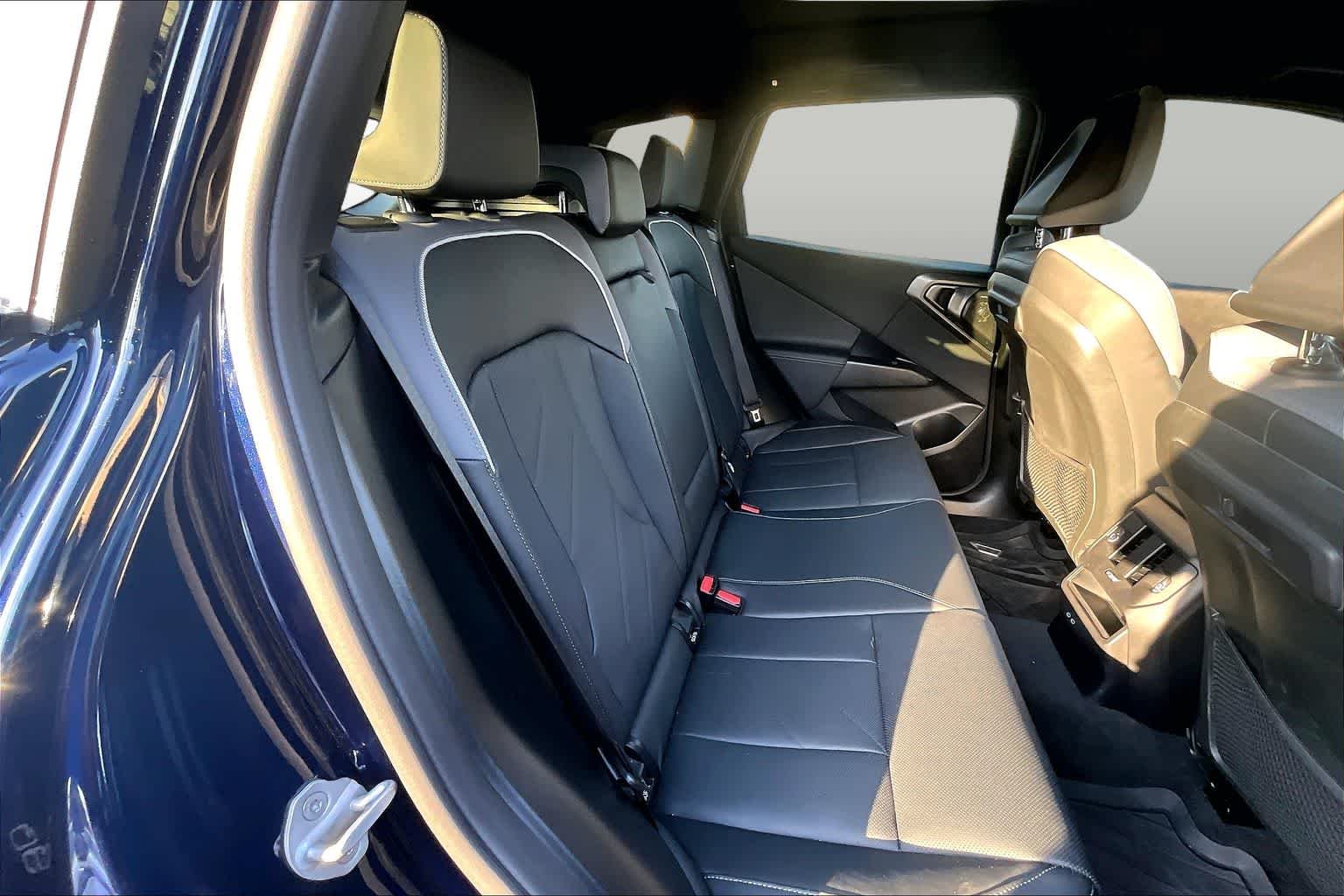 New 2026 Tanzanite Blue II Metallic BMW 30 xDrive image 20
