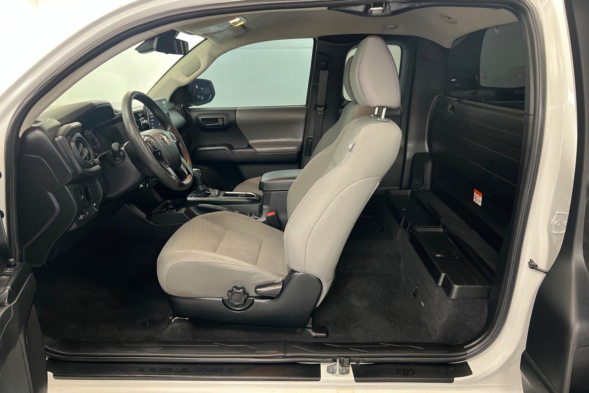 Used 2022 White Toyota SR image 15