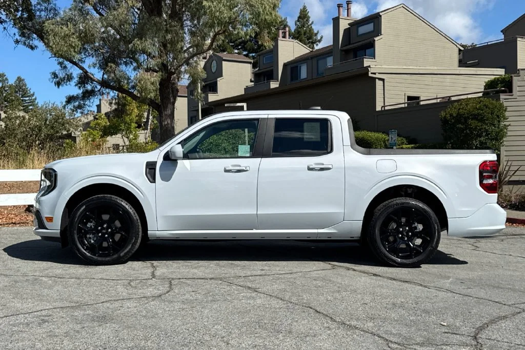 New 2026 White Metallic Ford Lobo™ image 7