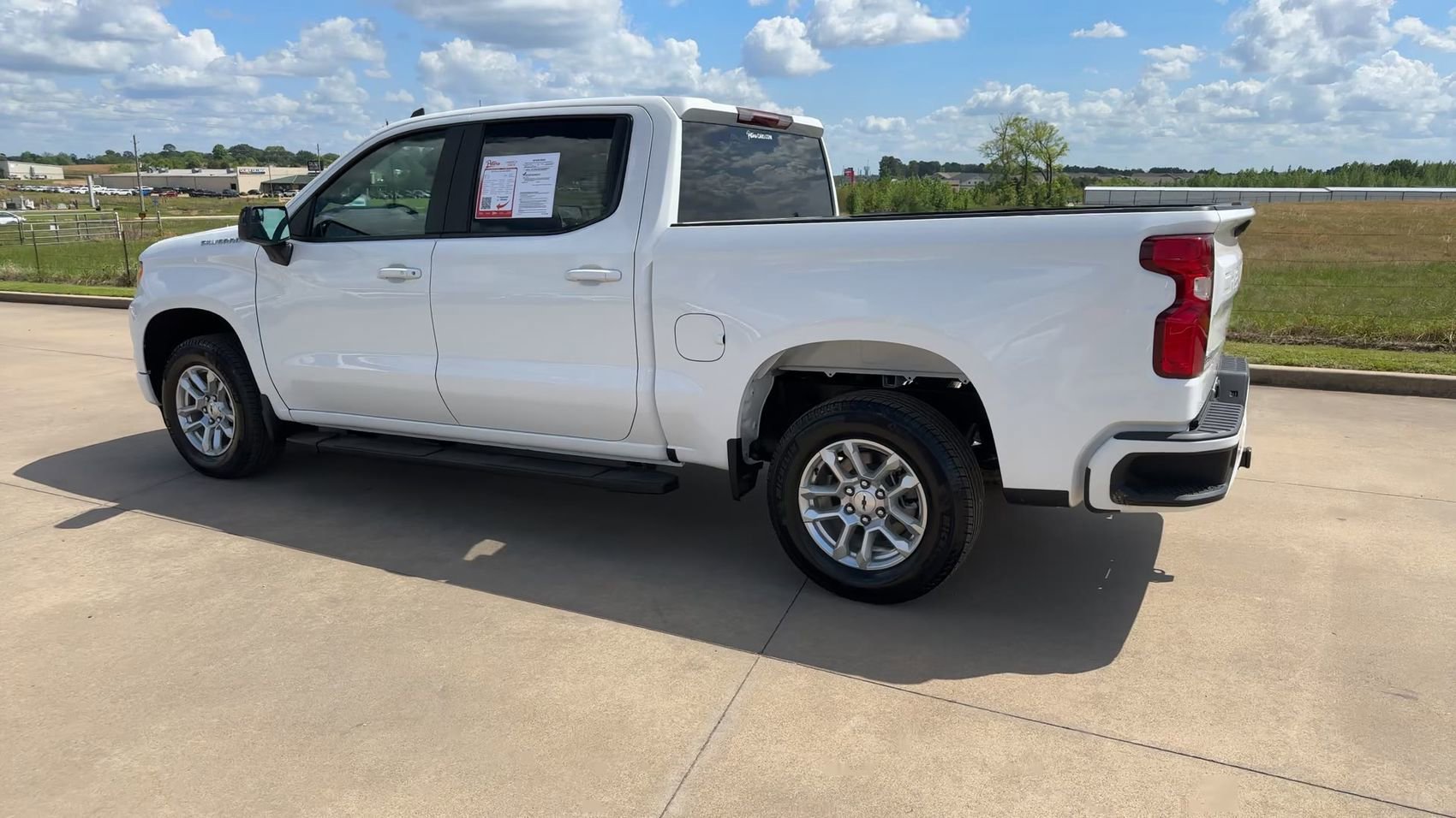 Used 2025 Summit White Chevrolet RST image 7