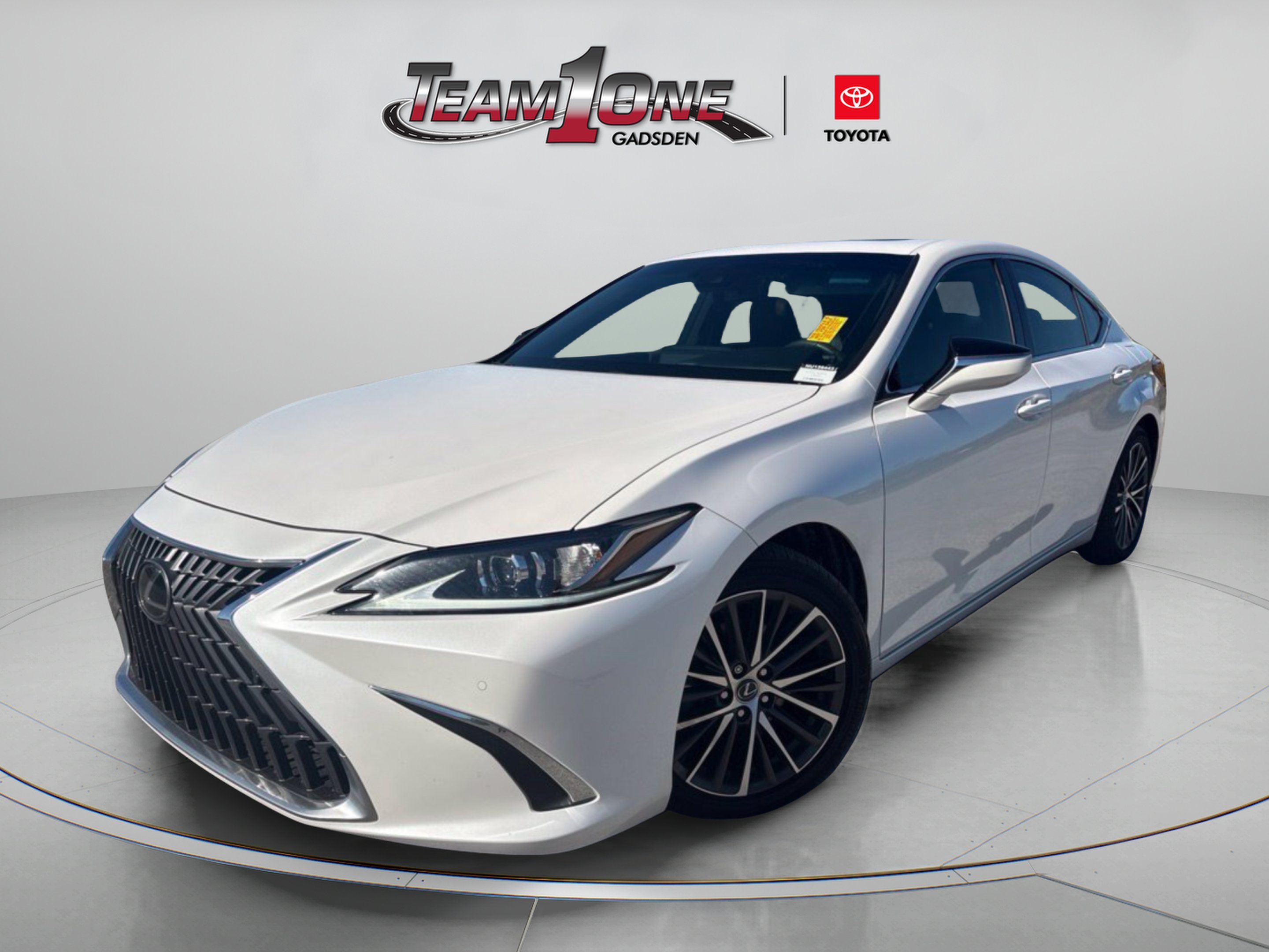 Used 2022 White Pearl Lexus ES 350 image 3