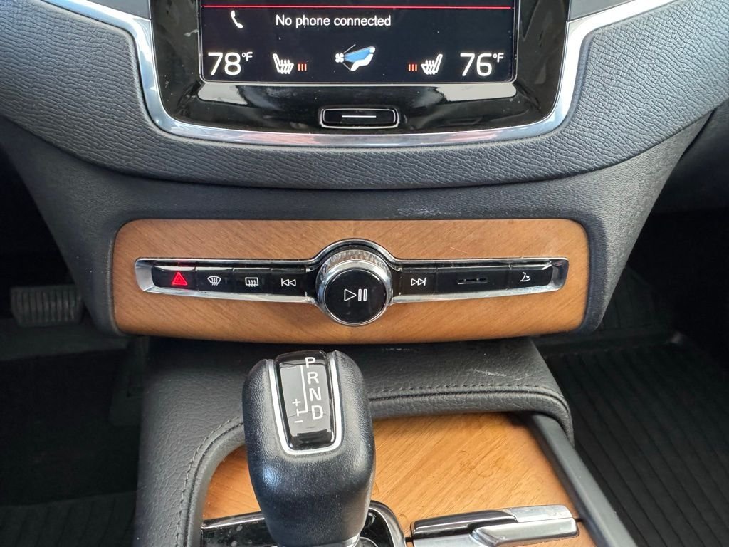 Used 2021  Volvo T6 Momentum image 32