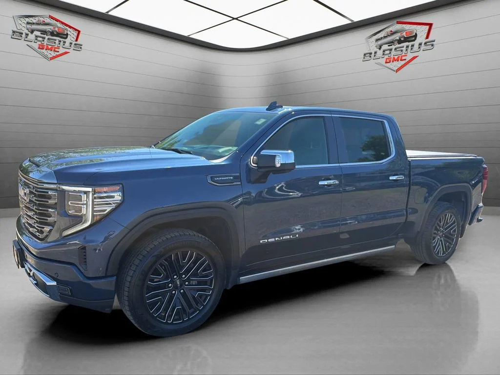 2022 GMC Sierra 4WD Crew Cab Short Box Denali Ultimate's photo