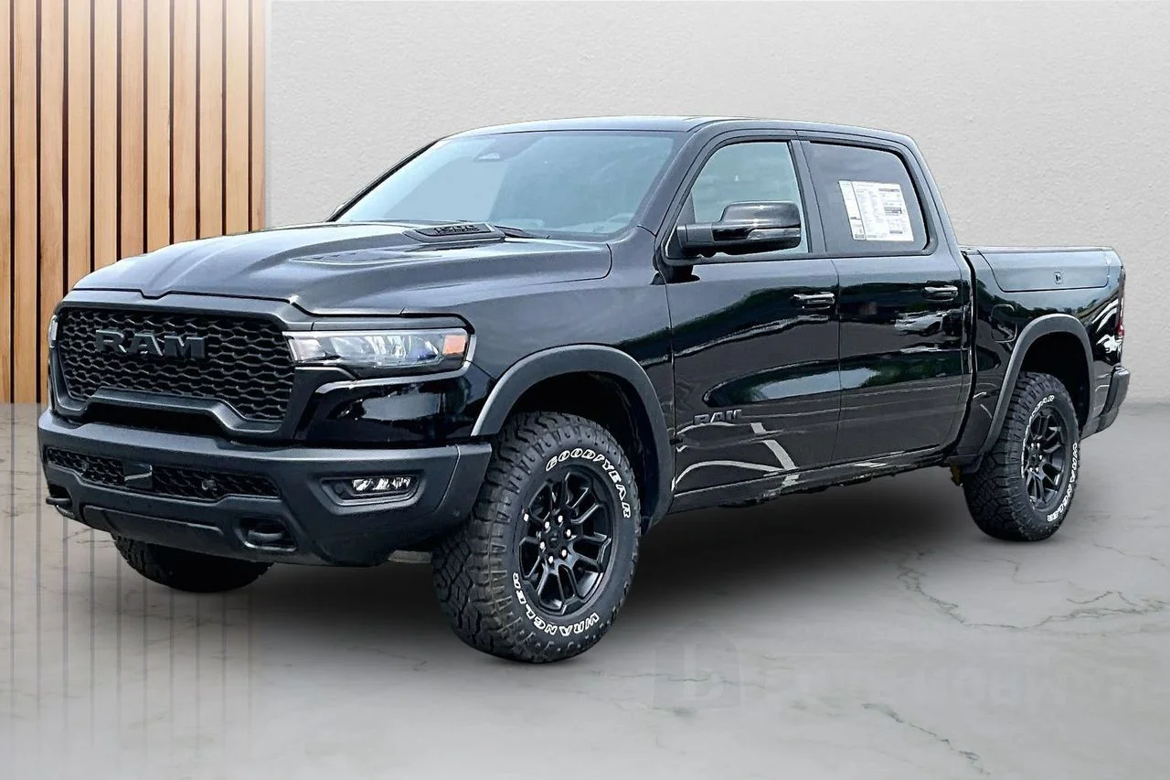 New 2026 Diamond Black Crystal Pearl-Coat Exterior Paint RAM Rebel image 4