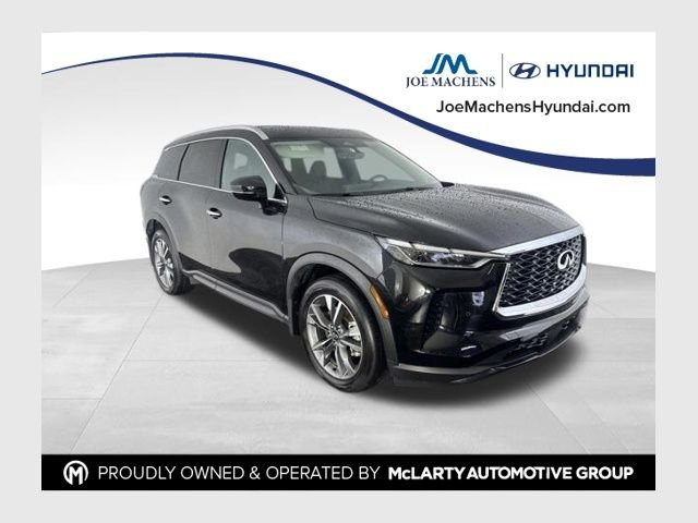 Used 2025 Black INFINITI LUXE image 1