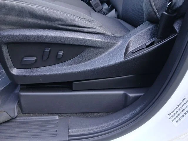 Used 2018 White Chevrolet LT image 19