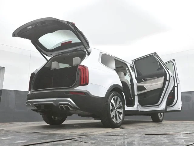 Used 2021 White Kia EX image 54