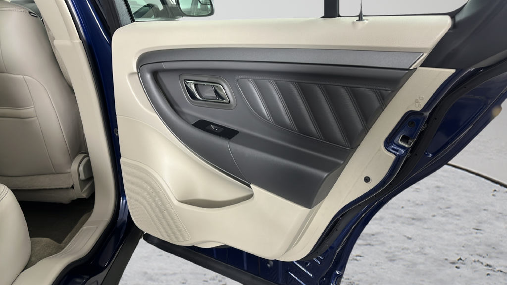 2012 Ford Taurus SEL - Photo 13