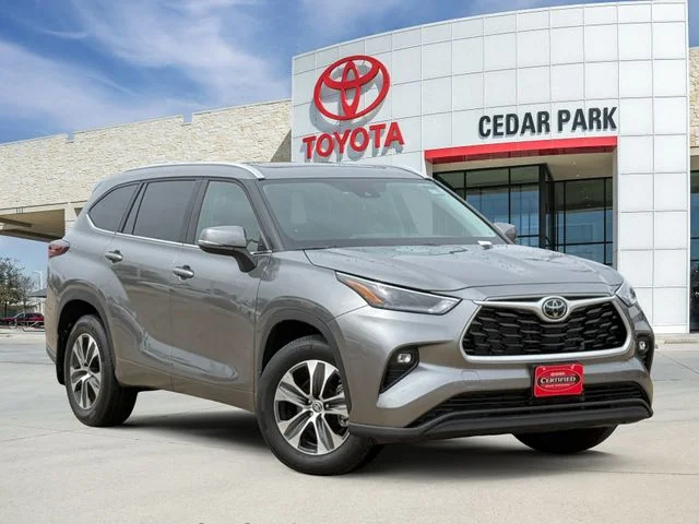 Certified Used 2026  Toyota XLE image 1