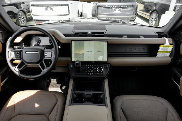 New 2026 Santorini Black Land Rover X-Dynamic SE image 18