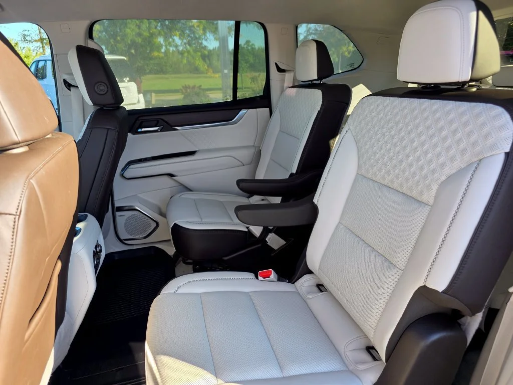 2024 GMC Acadia Denali - Photo 28