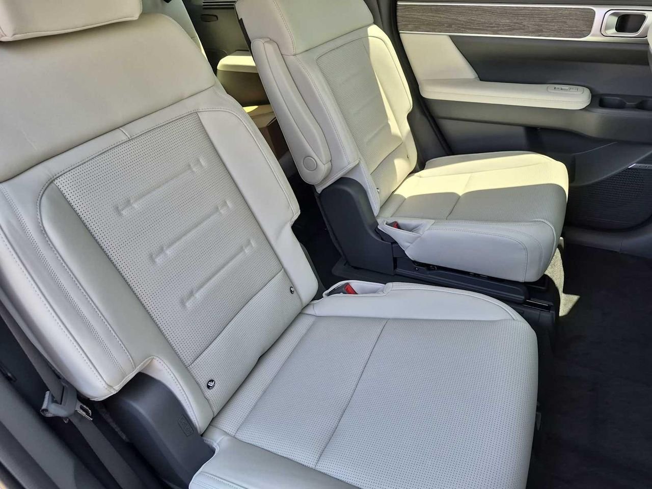 New 2026 Serenity White Hyundai Calligraphy AWD image 21