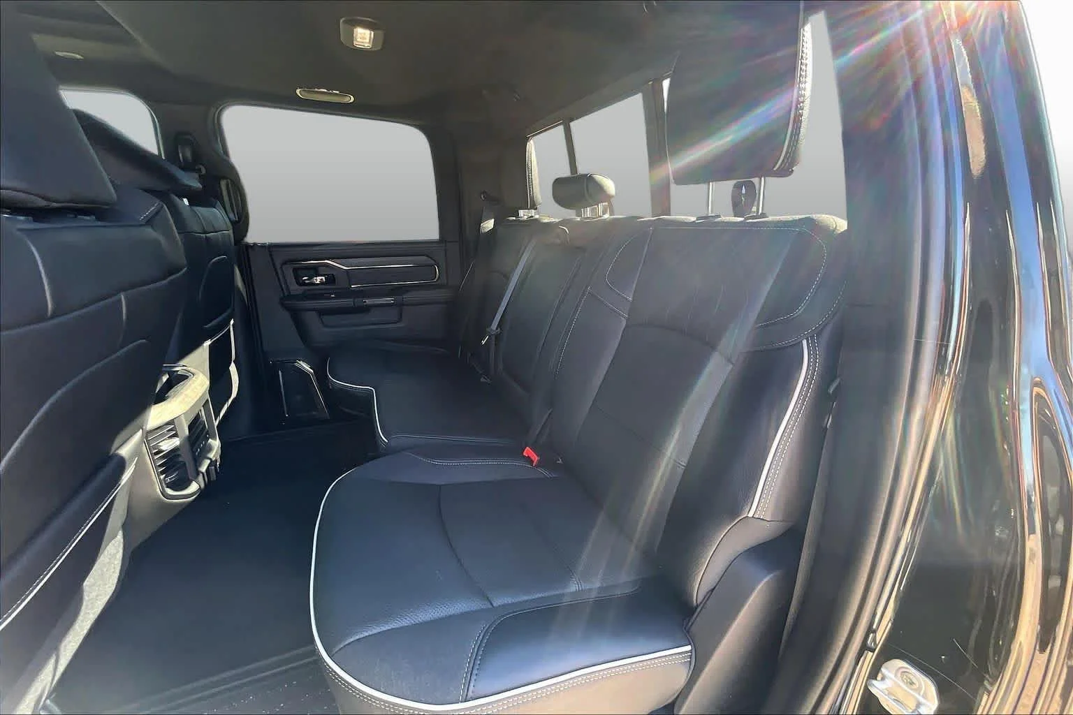 New 2026 Diamond Black Crystal Pearl-Coat Exterior Paint RAM Limited image 22