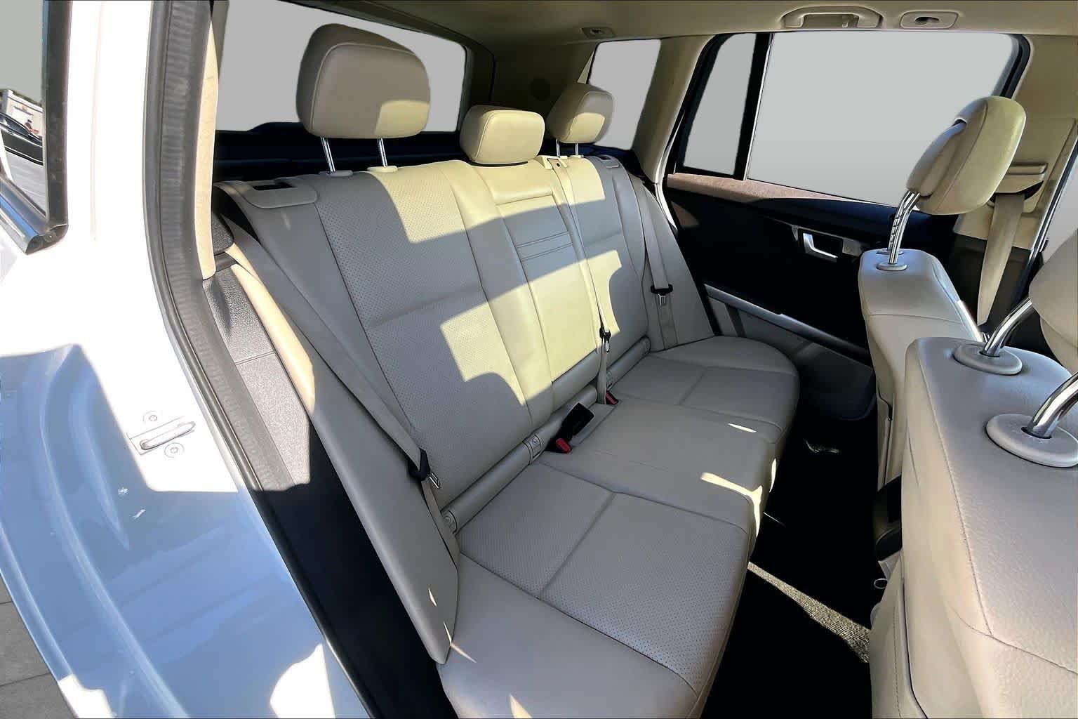 Used 2014 Polar White Mercedes-Benz GLK 350 image 19