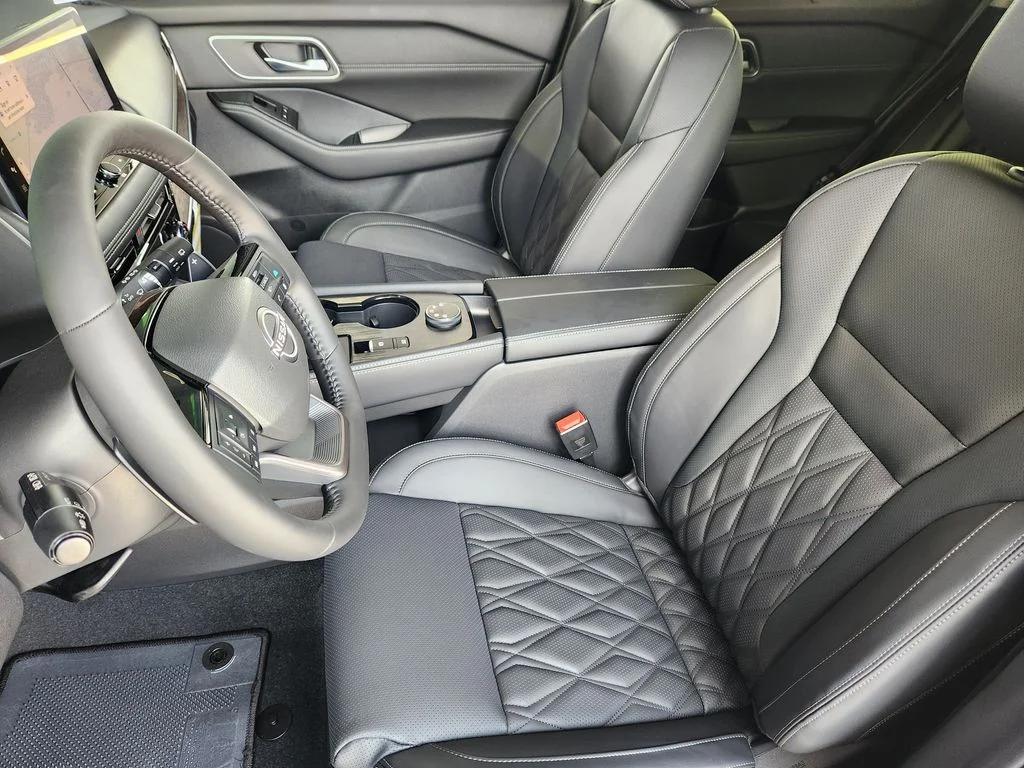 New 2026 Obsidian Green Pearl Nissan Platinum image 10