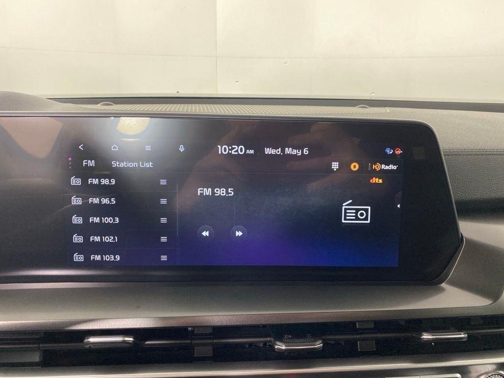 Used 2025 White Pearl Kia S image 20