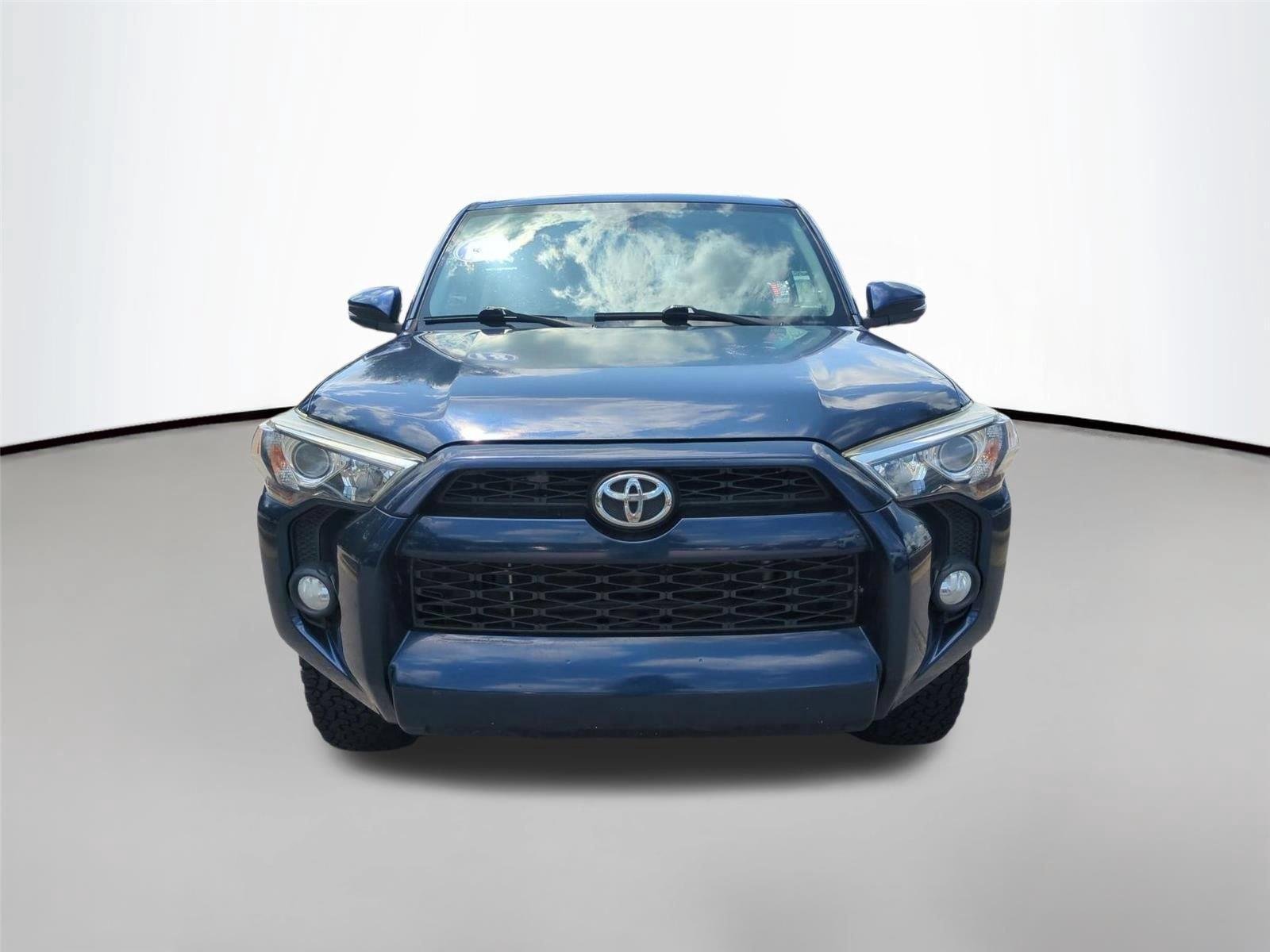 Used 2018 Nautical Blue Metallic Toyota SR5 Premium image 14