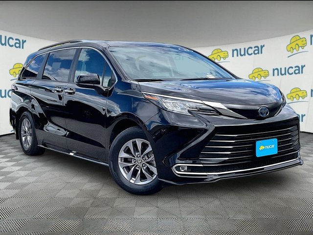 2023 Toyota Sienna XLE