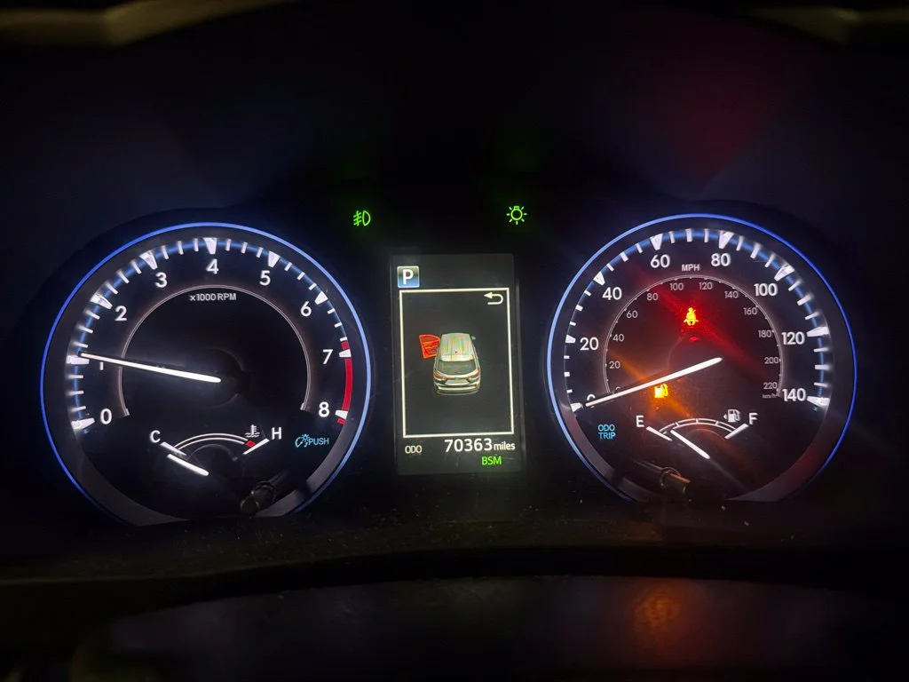 Used 2019 Gray Toyota SE image 6