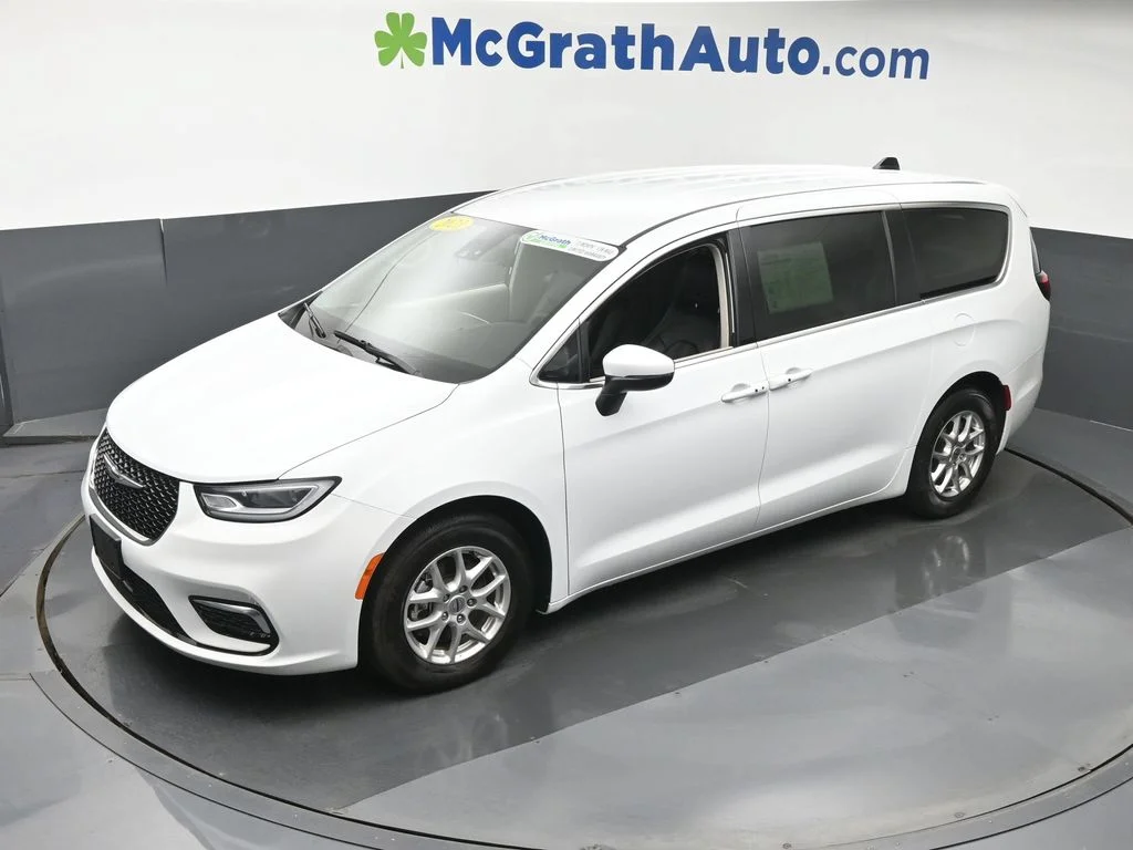 Used 2023 White Chrysler Touring L image 25