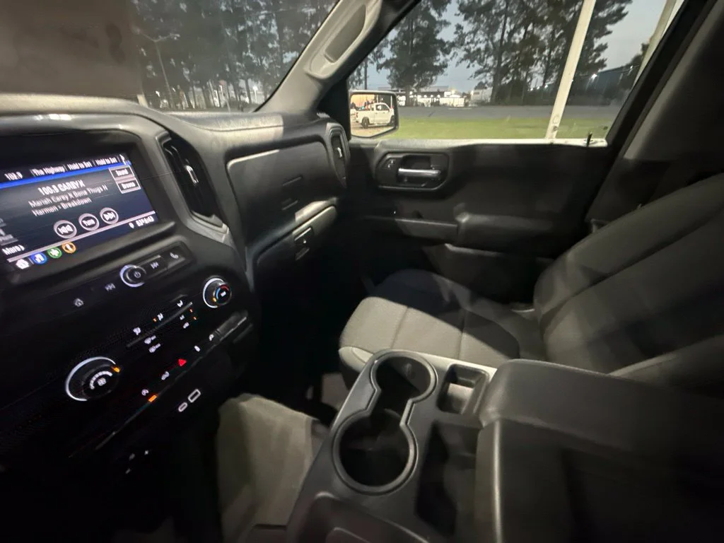 Used 2022 Black Chevrolet Custom image 19