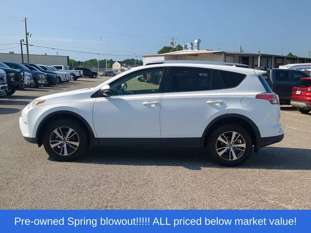 Used 2016 White Toyota XLE image 10