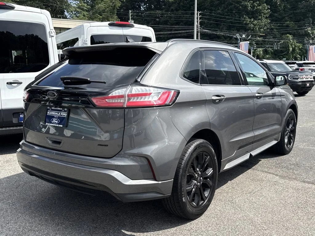 Used 2023 Gray Ford SE image 4